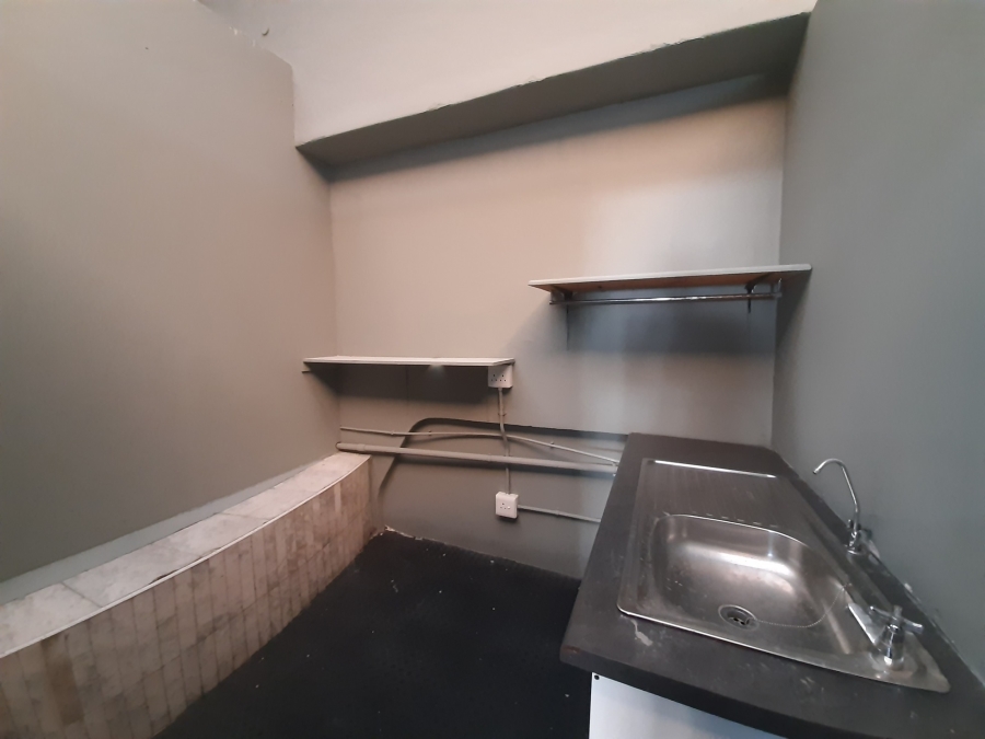 To Let commercial Property for Rent in East London Central Eastern Cape